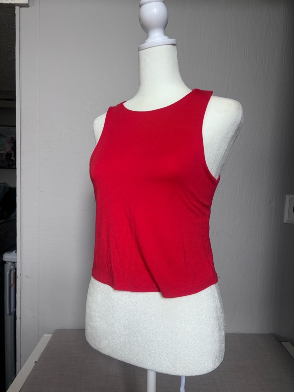Sleeveless Red Crop Tank Top — Classic Scoop Neck Originality Brand Size Small